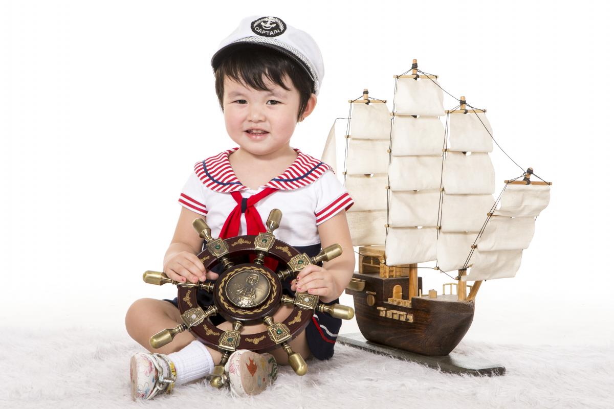 ребенок и корабль