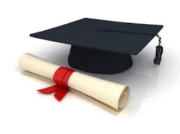 шляпа выпускника и диплом 